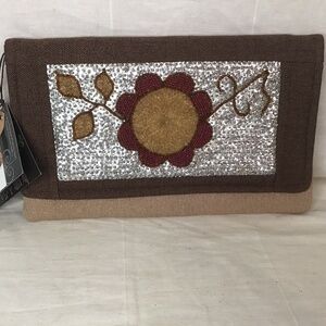 NEW! Made in Haiti by Phelicia Dell Handmade Beaded Floral Clutch Purse.